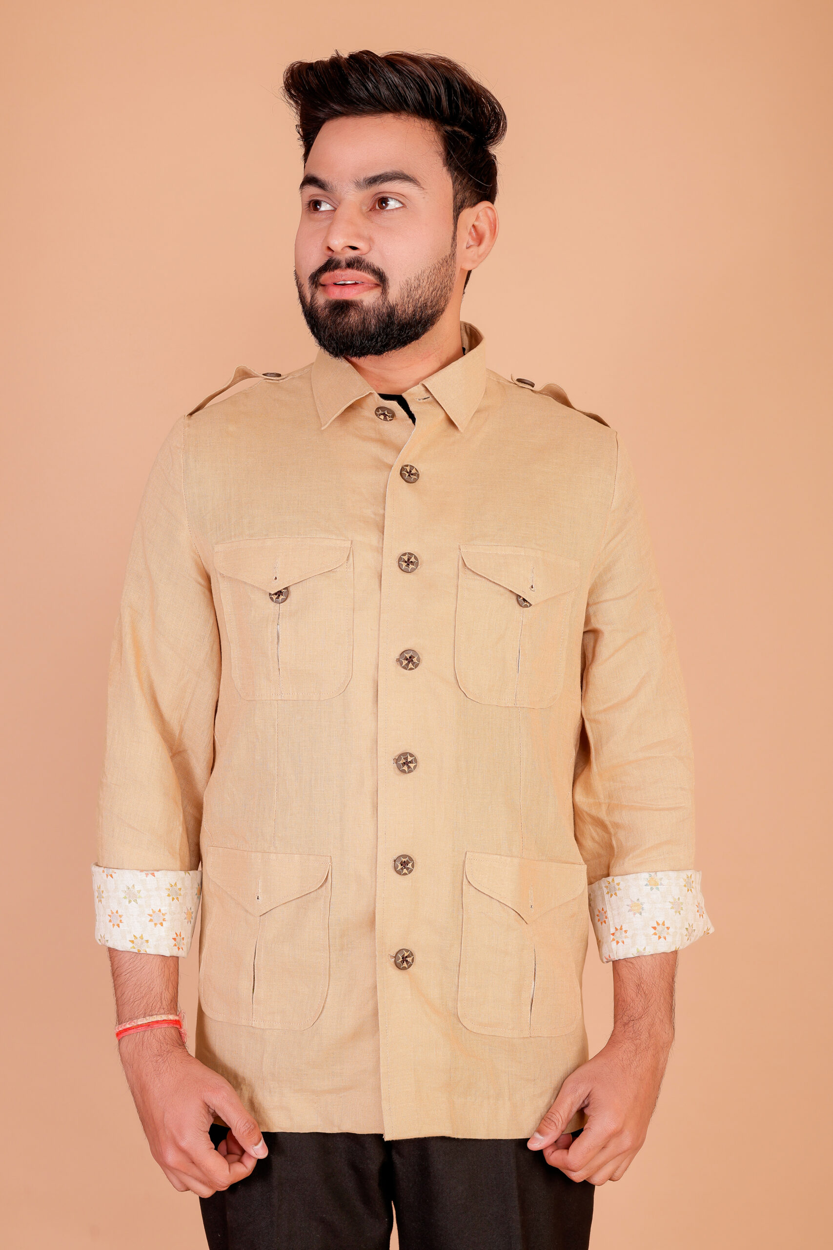 Stylish Linen Bush Coat for Men: Perfect for Travel - Image 7