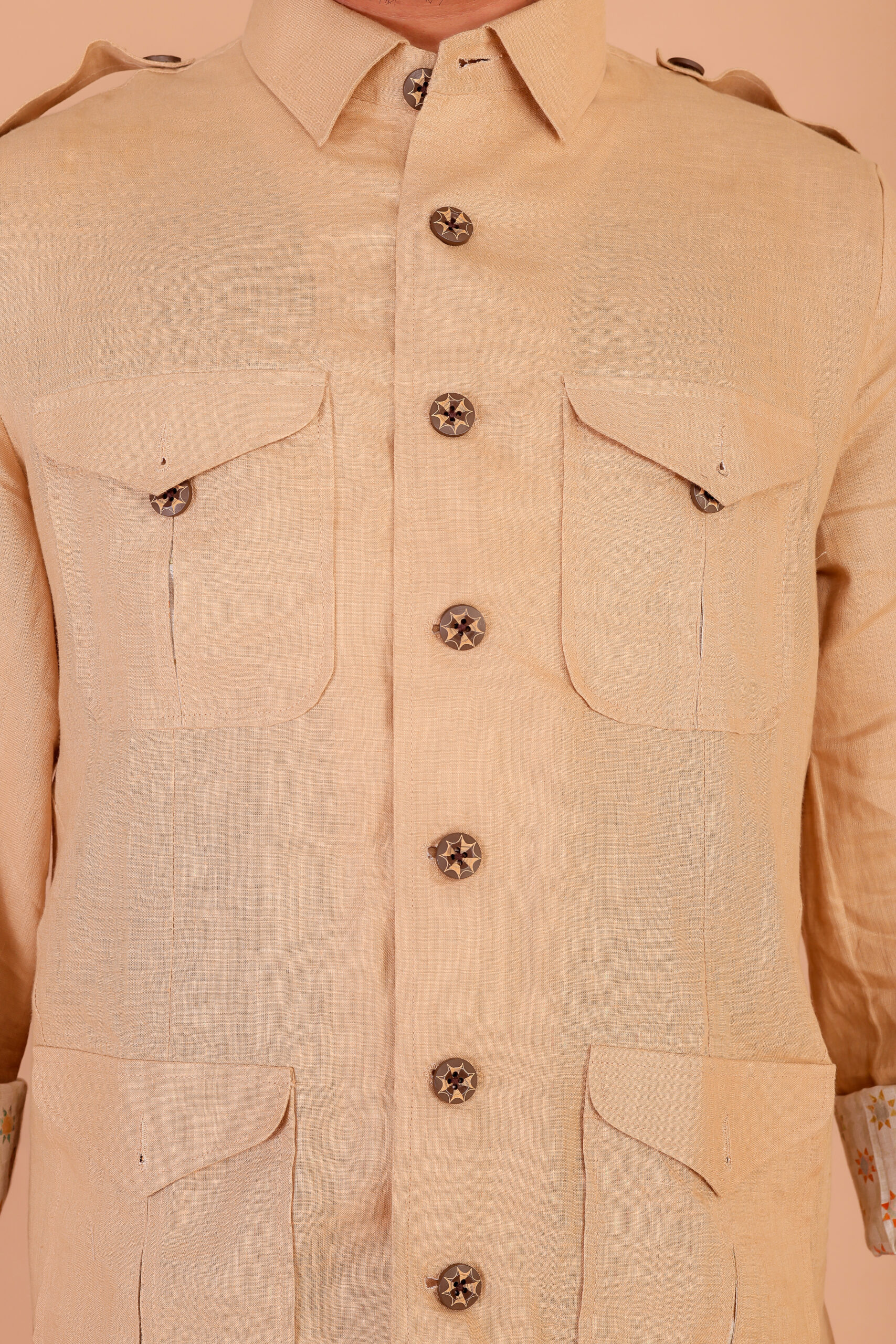 Stylish Linen Bush Coat for Men: Perfect for Travel - Image 5